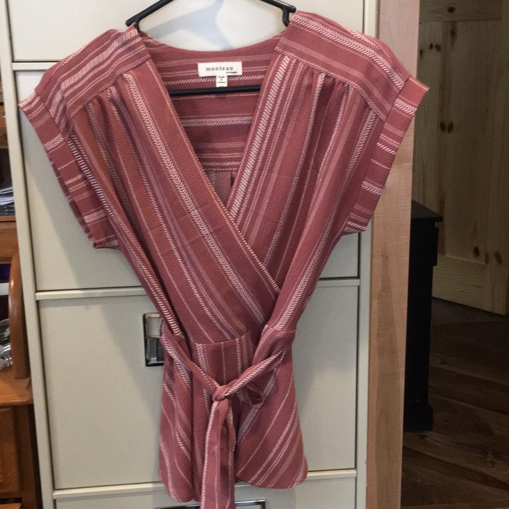 Women’s Rose colored lightweight dress blouse-